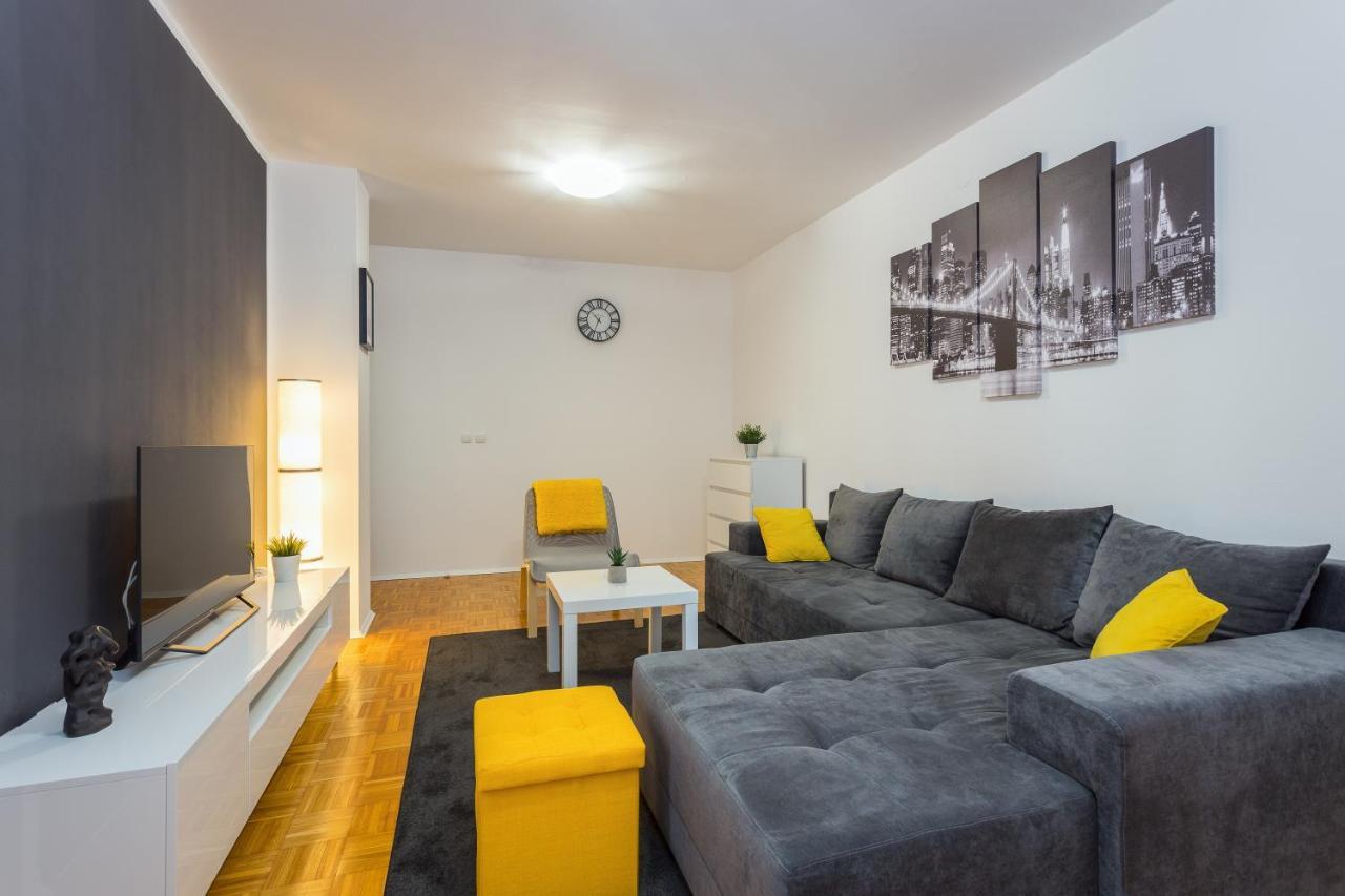 Laveruda Apartment With Balcony And Free Parking Pula Exterior photo